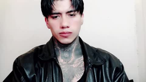 Snapshot of chriss_opp chatting on 09.11.25 CHRIS INDEPENT MODEL online show from 09.11.25