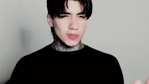 Snapshot of chriss_opp chatting on 10.30.25 CHRIS INDEPENT MODEL online show from 10.30.25