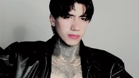 Snapshot of chriss_opp chatting on 11.01.25 CHRIS INDEPENT MODEL online show from 11.01.25