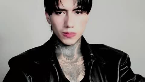 Snapshot of chriss_opp chatting on 11.05.25 CHRIS INDEPENT MODEL online show from 11.05.25