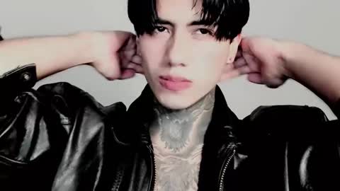 Snapshot of chriss_opp chatting on 11.13.25 CHRIS INDEPENT MODEL online show from 11.13.25