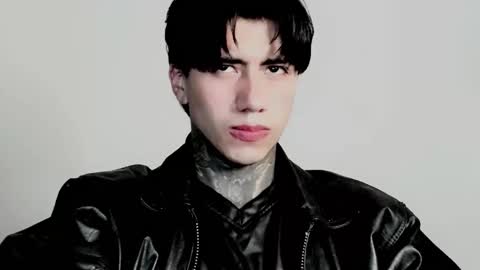 Snapshot of chriss_opp chatting on 12.22.25 CHRIS INDEPENT MODEL online show from 12.22.25