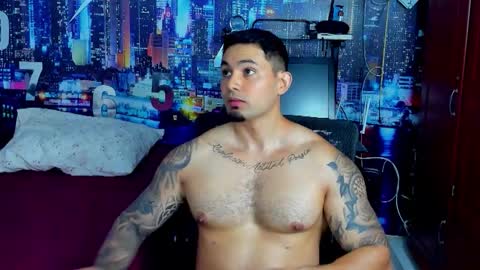 Snapshot of chriss_stewart2 chatting on 09.18.25 Chriss Stewart online show from 09.18.25