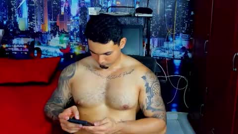 Snapshot of chriss_stewart2 chatting on 10.08.25 Chriss Stewart online show from 10.08.25