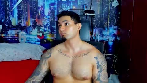 Snapshot of chriss_stewart2 chatting on 10.21.25 Chriss Stewart online show from 10.21.25