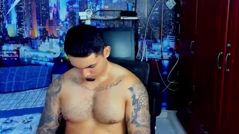 Snapshot of chriss_stewart2 chatting on 12.04.25 Chriss Stewart online show from 12.04.25