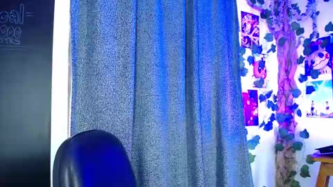 Snapshot of chriss_wg_ chatting on 02.06.25 Christian Wang online show from 02.06.25