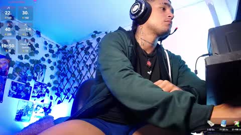 Snapshot of chriss_wg_ chatting on 02.20.25 Christian Wang online show from 02.20.25