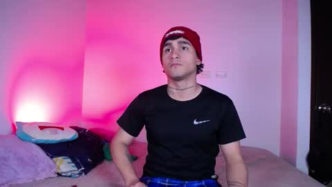 Snapshot of chriss_wg_ chatting on 10.11.25 Christian Wang online show from 10.11.25