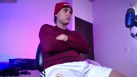 Snapshot of chriss_wg_ chatting on 10.27.25 Christian Wang online show from 10.27.25