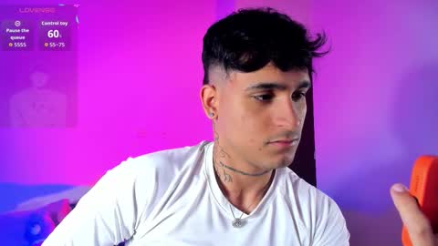 Snapshot of chriss_wg_ chatting on 11.14.25 Christian Wang online show from 11.14.25