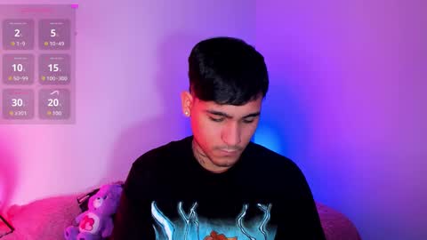 Snapshot of chriss_wg_ chatting on 11.23.25 Christian Wang online show from 11.23.25