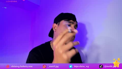 Snapshot of chriss_wg_ chatting on 12.14.25 Christian Wang online show from 12.14.25