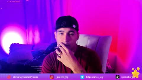 Snapshot of chriss_wg_ chatting on 12.20.25 Christian Wang online show from 12.20.25