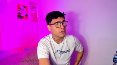 Snapshot of chriss_wg_ chatting on 01.08.26 Christian Wang online show from 01.08.26