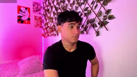 Snapshot of chriss_wg_ chatting on 01.14.26 Christian Wang online show from 01.14.26