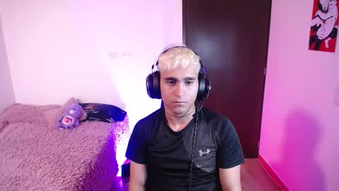 Snapshot of chriss_wg_ chatting on 03.09.26 Christian Wang online show from 03.09.26