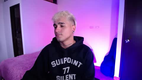 Snapshot of chriss_wg_ chatting on 03.13.26 Christian Wang online show from 03.13.26