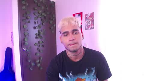 Snapshot of chriss_wg_ chatting on 03.21.26 Christian Wang online show from 03.21.26