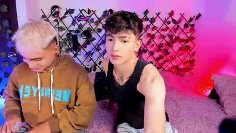 Snapshot of chriss_wg_ chatting on 04.08.26 Christian Wang online show from 04.08.26