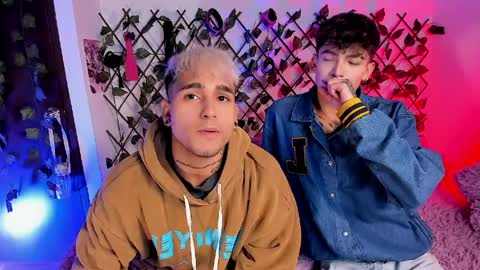 Snapshot of chriss_wg_ chatting on 04.09.26 Christian Wang online show from 04.09.26