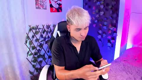 Snapshot of chriss_wg_ chatting on 04.15.26 Christian Wang online show from 04.15.26