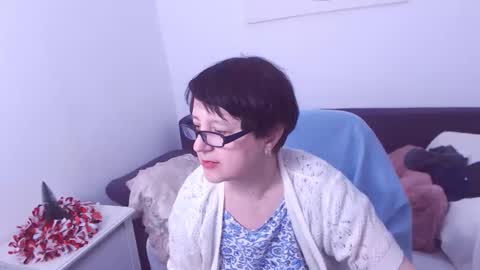 Snapshot of christarose chatting on 01.01.25 Christa online show from 01.01.25