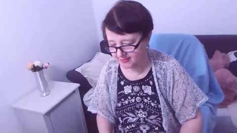 Snapshot of christarose chatting on 01.11.25 Christa online show from 01.11.25