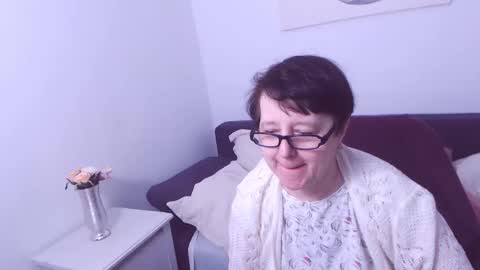 Snapshot of christarose chatting on 01.12.25 Christa online show from 01.12.25