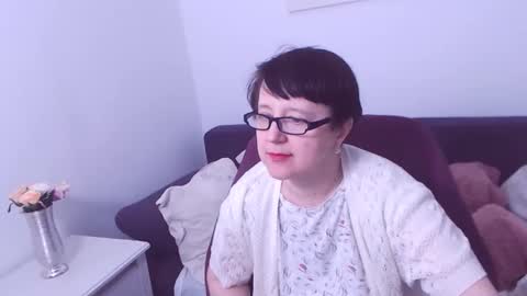 Snapshot of christarose chatting on 01.12.25 Christa online show from 01.12.25