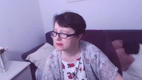 Snapshot of christarose chatting on 01.12.25 Christa online show from 01.12.25