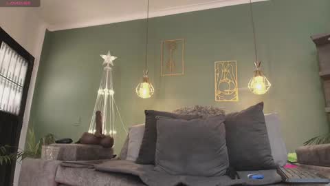 Snapshot of christiekroes chatting on 12.18.24 Christiekroes online show from 12.18.24