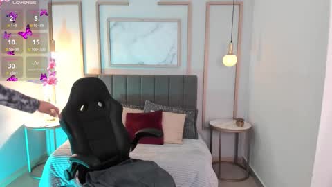 Snapshot of christina_johns chatting on 01.05.26 Hi Im Christina. . Dont forget to follow me to have me close to you online show from 01.05.26