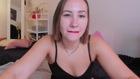 Snapshot of christina_rosse chatting on 10.19.25 christina rosse online show from 10.19.25
