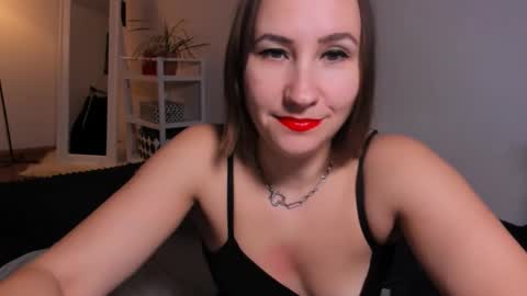Snapshot of christina_rosse chatting on 11.18.25 christina rosse online show from 11.18.25