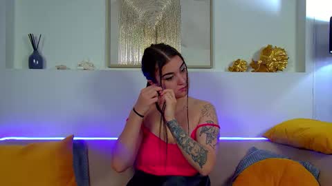 Christina online show from 10.16.25