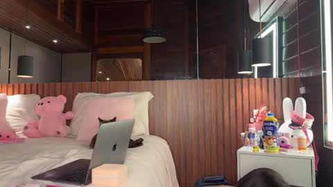 Christina Sage online show from 09.17.25