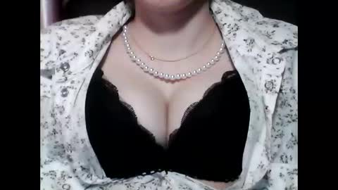 christine40211 online show from 01.06.25