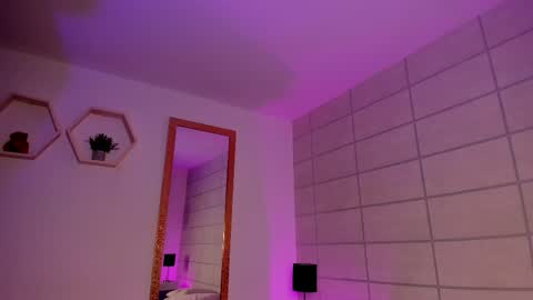 Christine  online show from 04.19.26