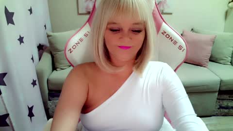 Christi online show from 02.04.25
