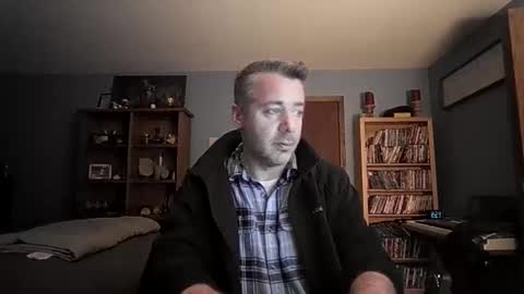 Snapshot of chrisw8121 chatting on 02.12.26 chrisw8121 online show from 02.12.26