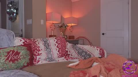 Snapshot of chroniclove chatting on 12.25.24 Marley online show from 12.25.24