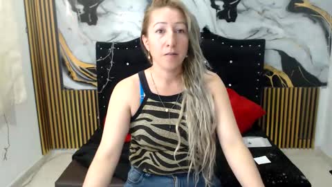 chrystal hotty online show from 10.01.25