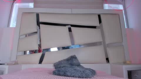 instagram chrystaljade.1 online show from 04.17.26