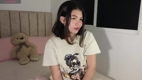 Mia online show from 04.30.26
