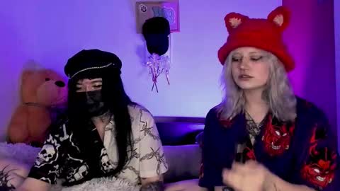 Snapshot of cigaretteduringsex chatting on 09.19.25 Helen and Teya online show from 09.19.25