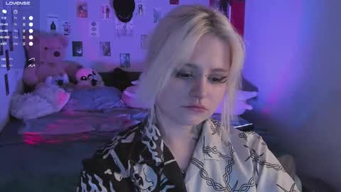 Snapshot of cigaretteduringsex chatting on 11.06.25 Helen and Teya online show from 11.06.25