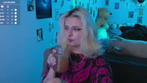 Snapshot of cigaretteduringsex chatting on 12.02.25 Helen and Teya online show from 12.02.25