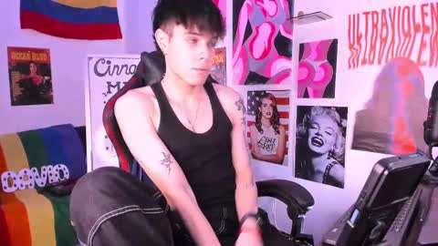 Snapshot of cinnamon_boyxxx chatting on 02.17.25 David Independent Model online show from 02.17.25