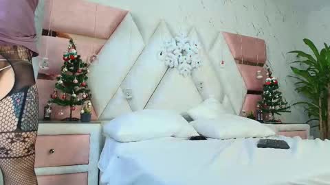 Cinthiafosters online show from 12.22.24